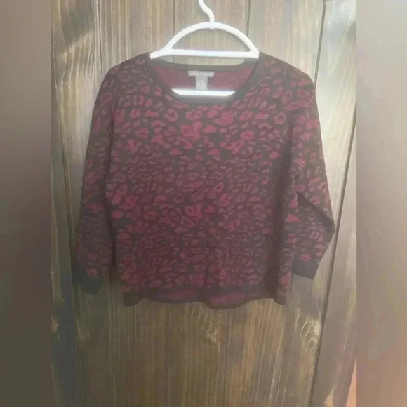 Burgundy Leopard Print Thick High-Low Sweater. Size: Medium - Picture 2 of 12